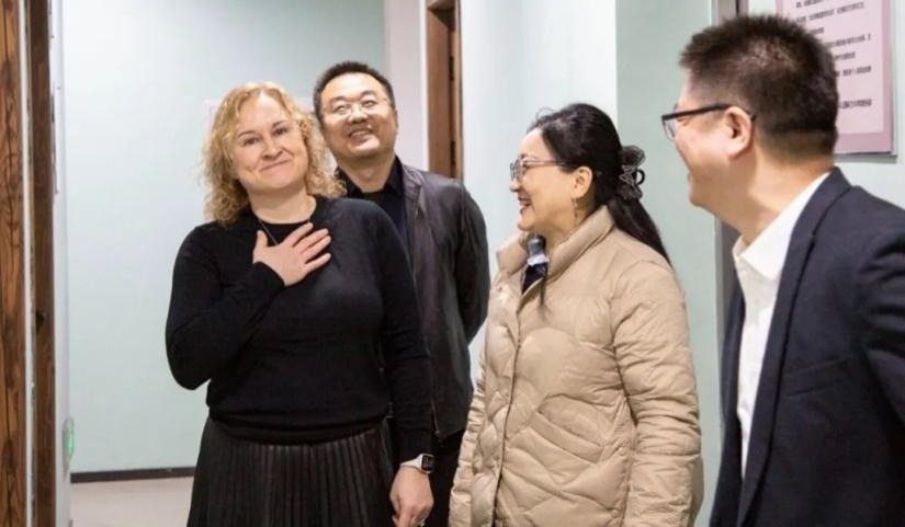 院校代表到访校区与学员交流